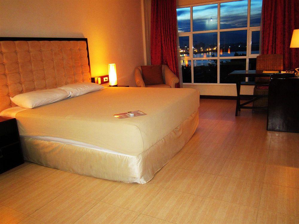 Dulcinea Hotel And Suites Lapu-Lapu City Exterior foto