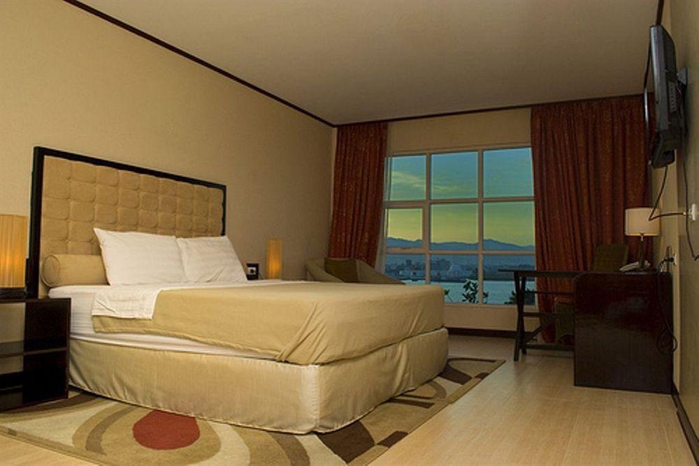 Dulcinea Hotel And Suites Lapu-Lapu City Exterior foto