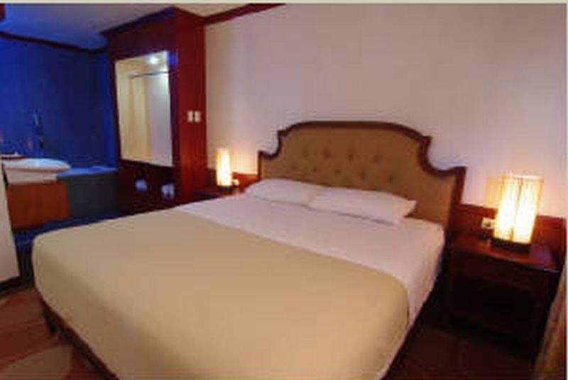 Dulcinea Hotel And Suites Lapu-Lapu City Exterior foto