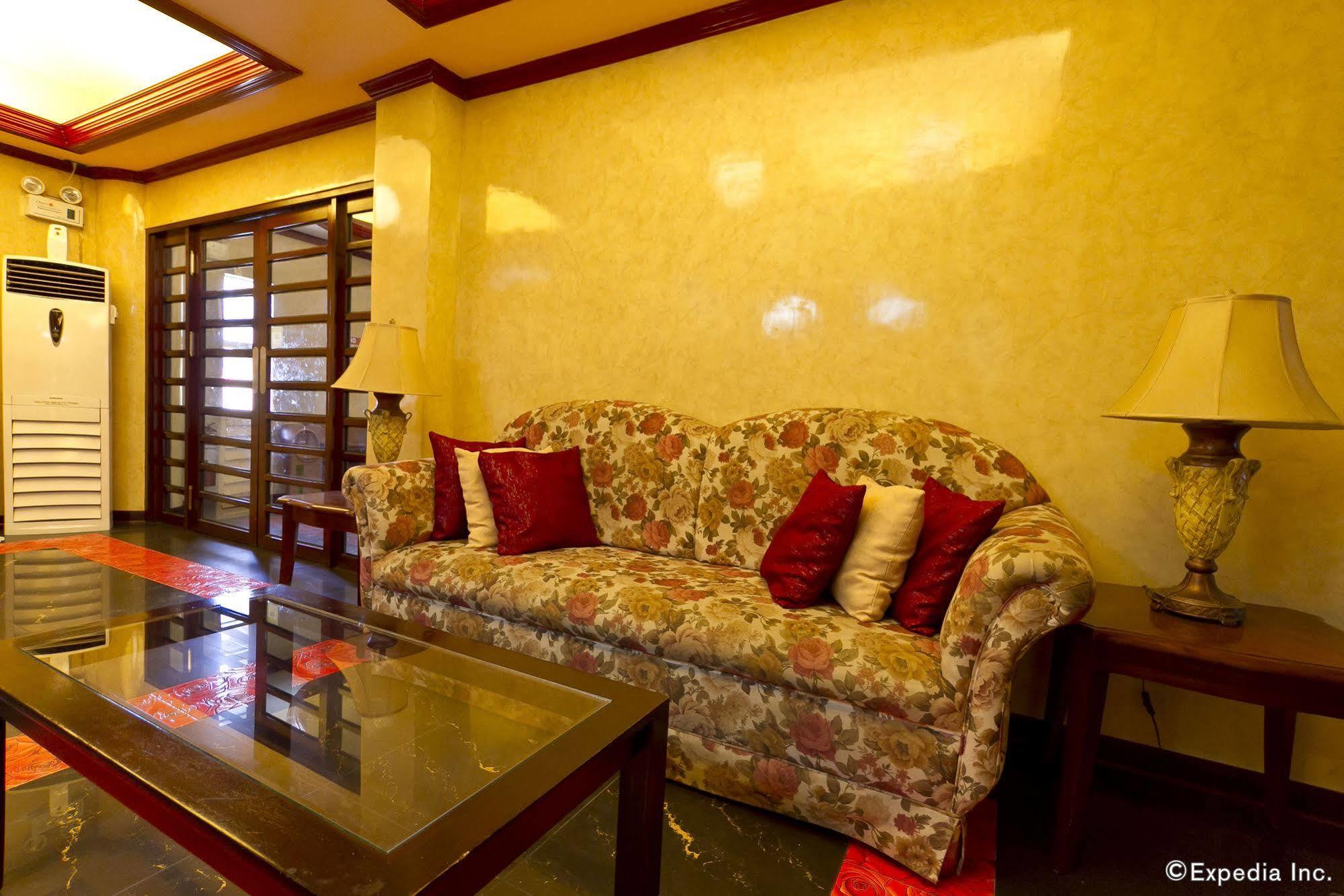 Dulcinea Hotel And Suites Lapu-Lapu City Exterior foto